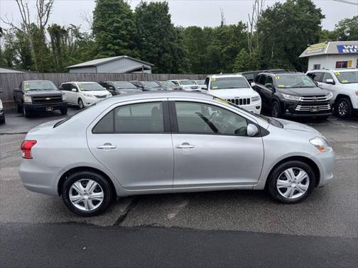 2012 Toyota Yaris LE