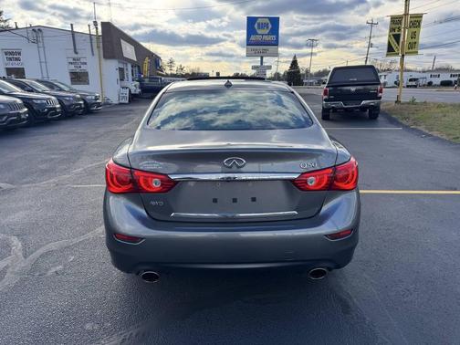 2015 INFINITI Q50 Premium