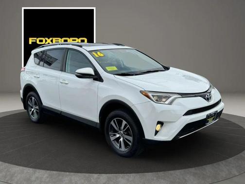 Super White 2016 Toyota RAV4 XLE