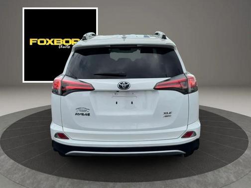 Super White 2016 Toyota RAV4 XLE