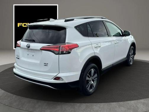 Super White 2016 Toyota RAV4 XLE