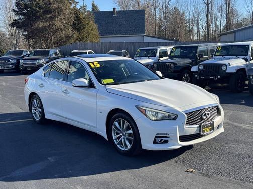 2015 INFINITI Q50 Premium
