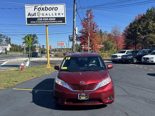 2015 Toyota Sienna LE