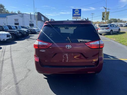 2015 Toyota Sienna LE