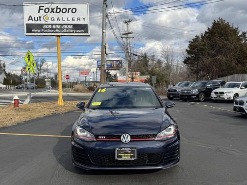 2016 Volkswagen Golf GTI 2.0T SE 4-Door