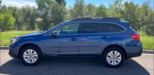 Abyss Blue Pearl 2019 Subaru Outback 2.5i Premium