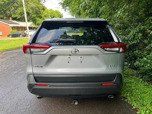Silver Sky Metallic 2019 Toyota RAV4 XLE Premium
