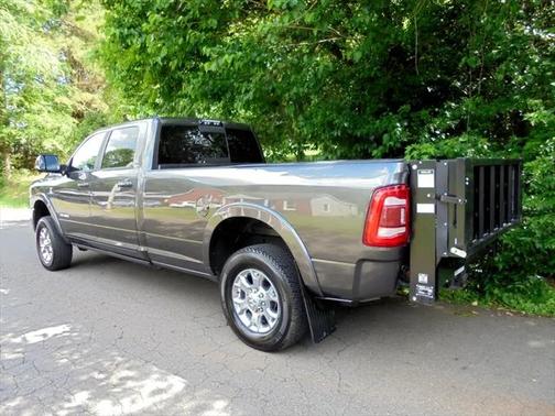 2019 RAM 3500 Laramie Crew Cab 4x4 8' Box