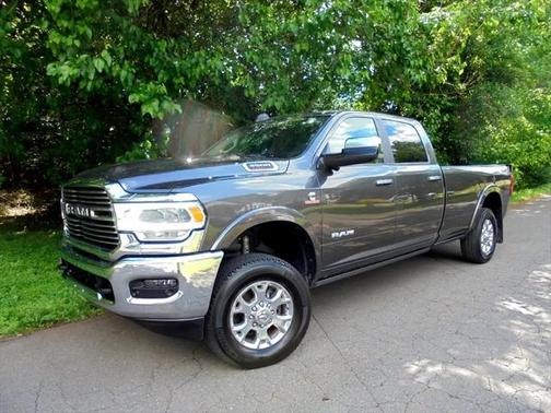 2019 RAM 3500 Laramie Crew Cab 4x4 8' Box