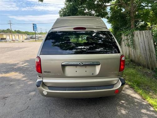 Gold 2003 Chrysler Town & Country Limited