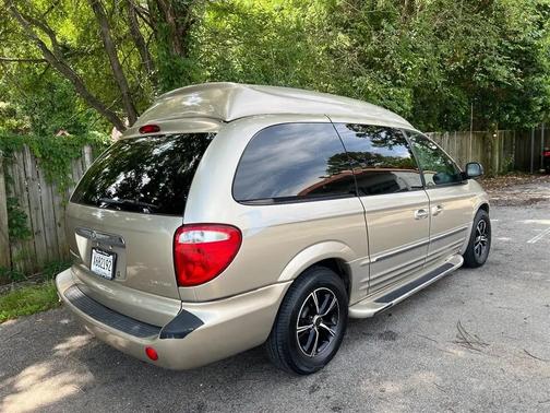 Gold 2003 Chrysler Town & Country Limited