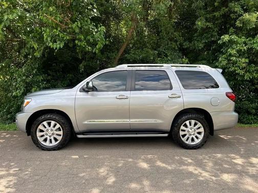 Silver Sky Metallic 2018 Toyota Sequoia Platinum