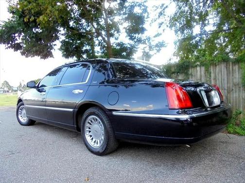 2001 Lincoln Town Car Cartier L
