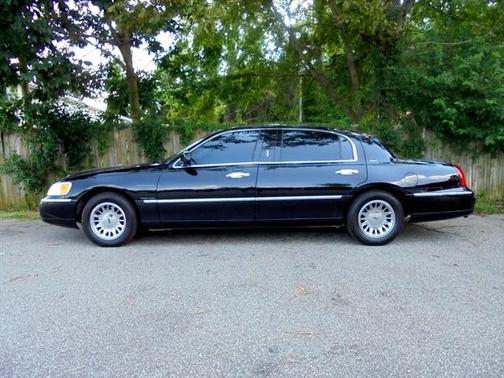 2001 Lincoln Town Car Cartier L