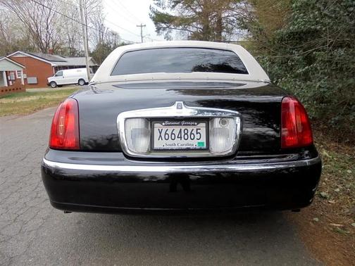 2002 Lincoln Town Car Cartier