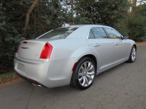 2021 Chrysler 300 Touring