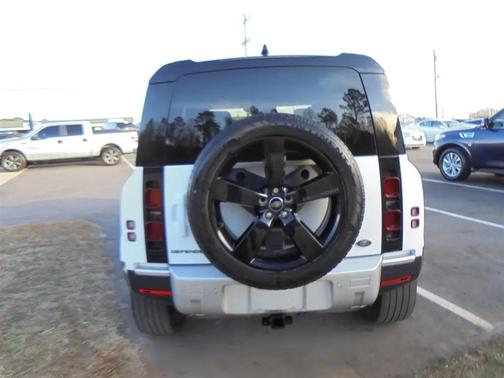 2022 Land Rover Defender 110 S