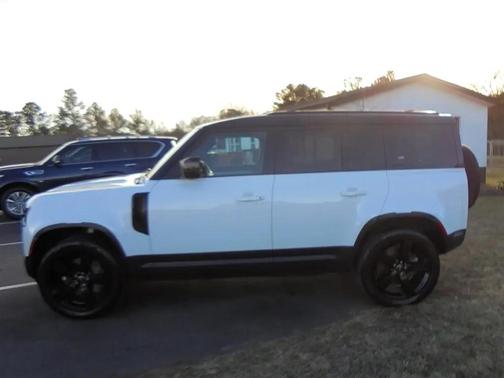 2022 Land Rover Defender 110 S