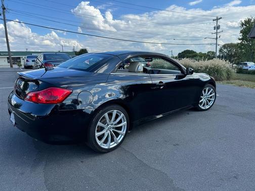 2010 INFINITI G37 Base