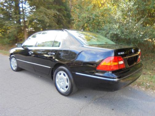 2001 Lexus LS 430 Base