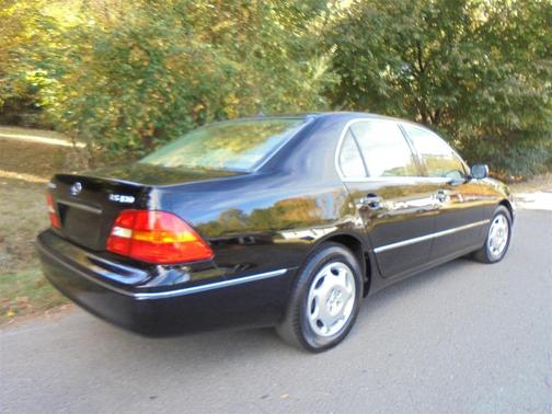 2001 Lexus LS 430 Base