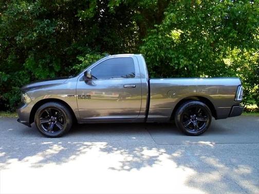 2017 RAM 1500 Night Regular Cab 4x2 6'4' Box