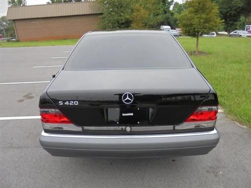 1995 Mercedes-Benz S-Class S420V 4D Sedan