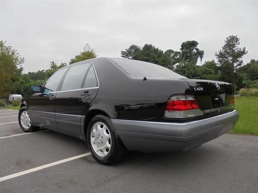 1995 Mercedes-Benz S-Class S420V 4D Sedan