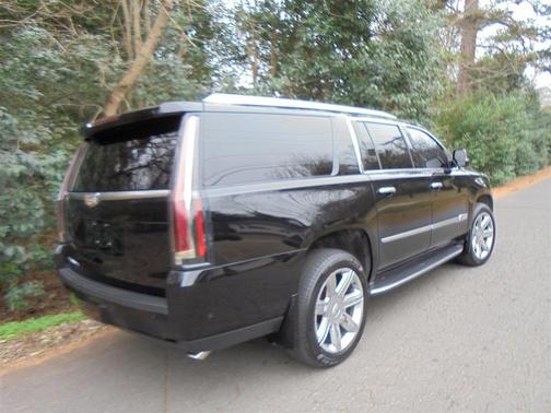 2019 Cadillac Escalade ESV Luxury