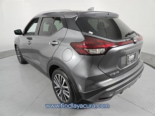 2022 Nissan Kicks SV