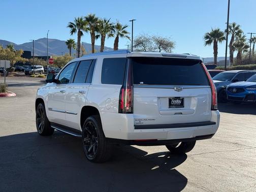 2017 Cadillac Escalade Luxury