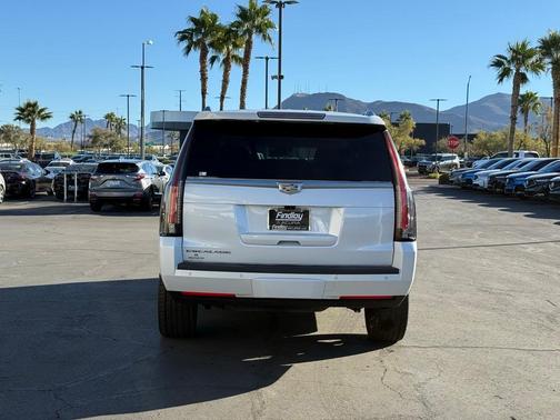 2017 Cadillac Escalade Luxury