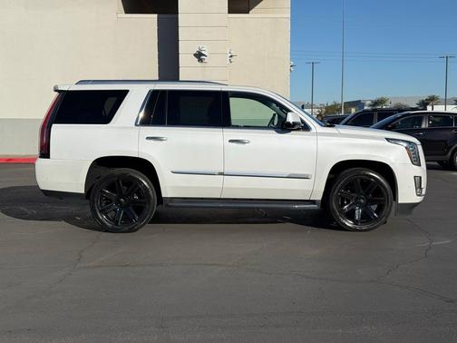 2017 Cadillac Escalade Luxury