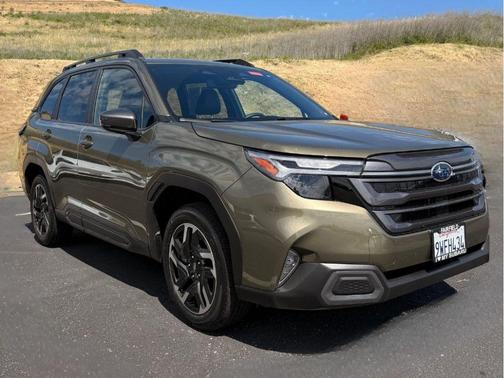 Autumn Green Metallic 2025 Subaru Forester Limited