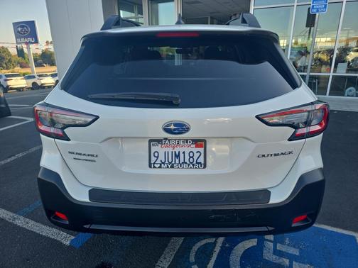 Crystal White Pearl 2024 Subaru Outback Premium