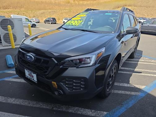 Crystal Black Silica 2025 Subaru Outback Wilderness