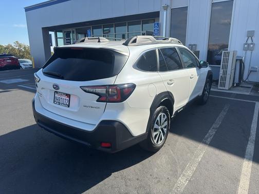 2024 Subaru Outback Premium