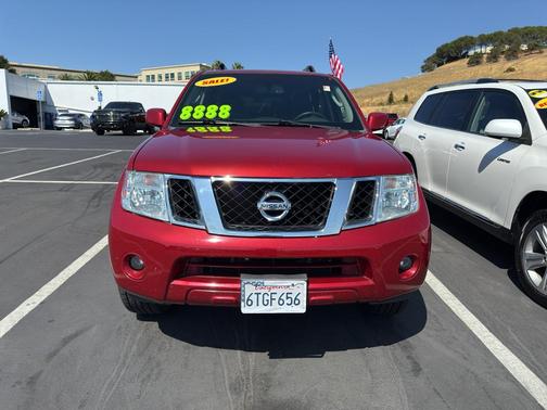 2012 Nissan Pathfinder SV