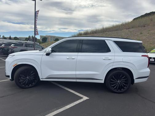 Hyper White 2025 Hyundai PALISADE Calligraphy Night Edition