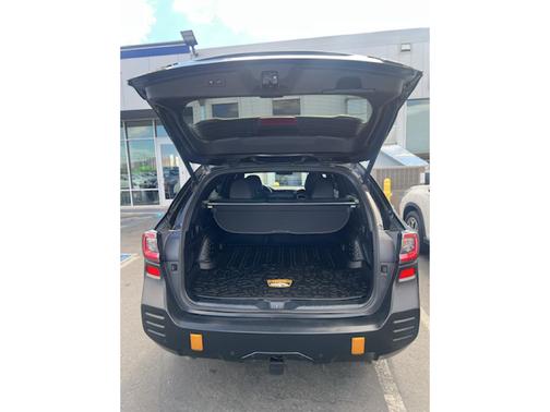 Crystal Black Silica 2024 Subaru Outback Wilderness