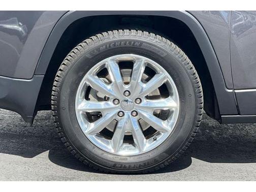 Granite Crystal Clearcoat Metallic 2017 Jeep Cherokee Limited