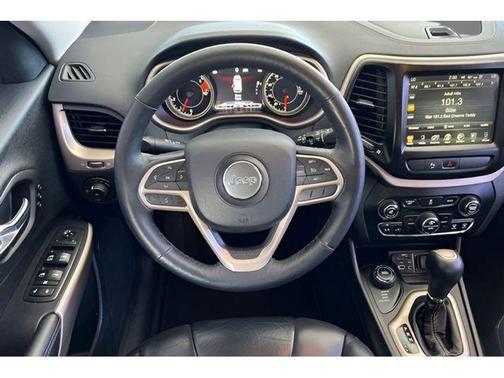 Granite Crystal Clearcoat Metallic 2017 Jeep Cherokee Limited