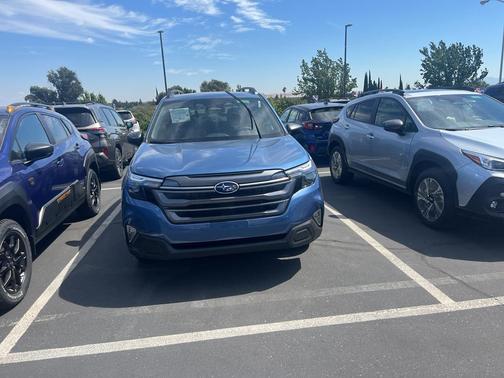 2025 Subaru Forester Premium