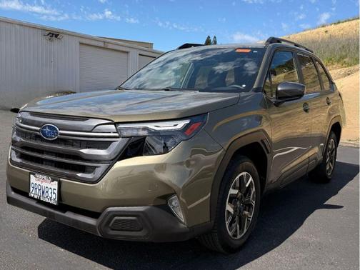 Autumn Green Metallic 2025 Subaru Forester Premium