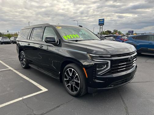 2025 Chevrolet Suburban RST