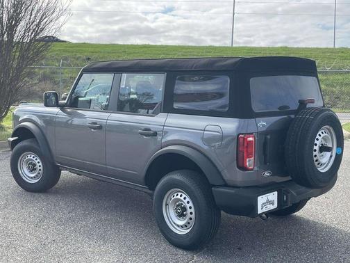 Carbonized Gray Metallic 2026 Ford Bronco Base