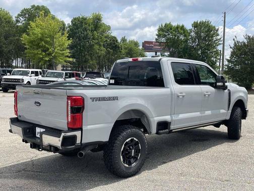 Avalanche 2026 Ford F-250 Lariat