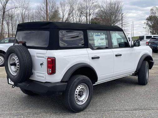 Oxford White 2026 Ford Bronco Base