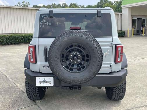 Avalanche 2026 Ford Bronco Outer Banks