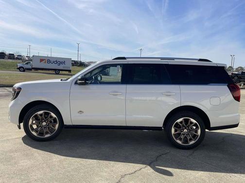 Star White 2026 Ford Expedition King Ranch